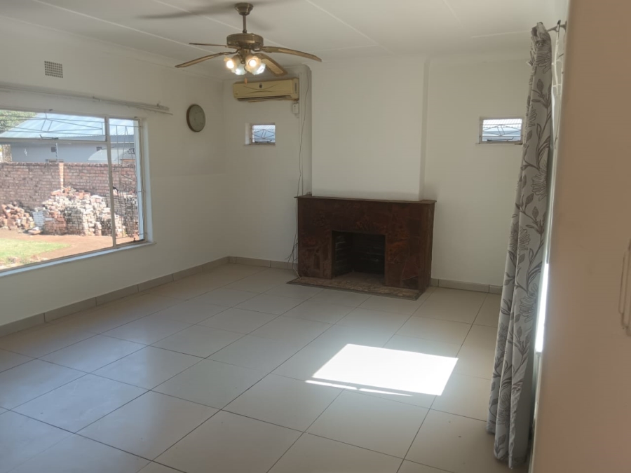 3 Bedroom Property for Sale in Heuwelsig Northern Cape